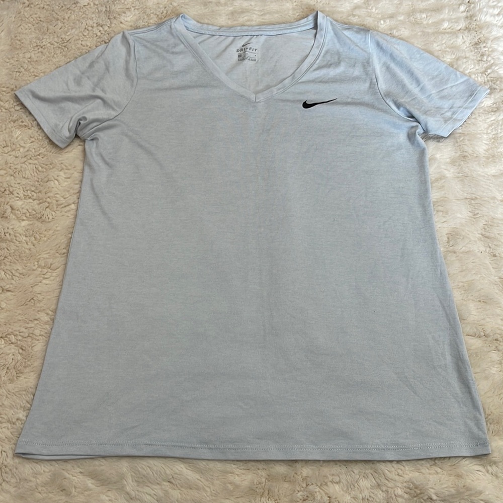 NWOT Nike v neck
